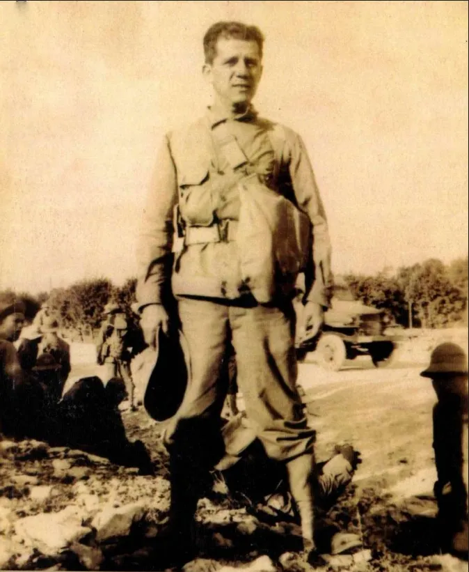 Fotografía de César Eduardo Espinoza Aguilar en el servicio militar